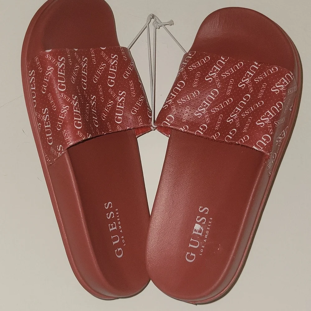 Slippers - Picture 2 of 3